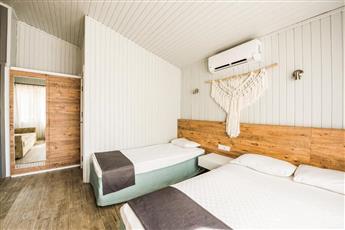 Leda Beach Hotel