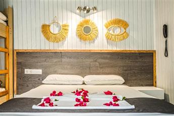 Leda Beach Hotel