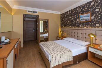 L'Etoile Beach Hotel 4*