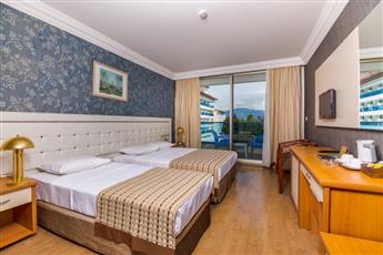 L'Etoile Beach Hotel 4*