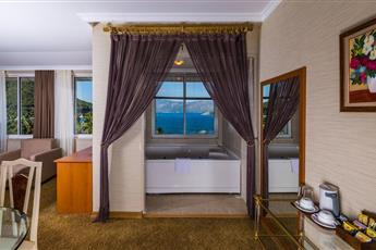 L'Etoile Beach Hotel 4*