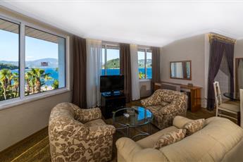 L'Etoile Beach Hotel 4*