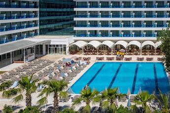 L'Etoile Beach Hotel