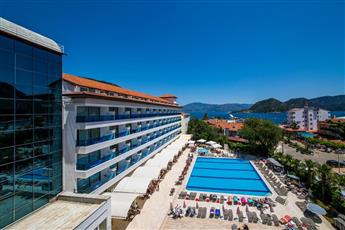 L'Etoile Beach Hotel