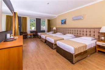 L'Etoile Beach Hotel