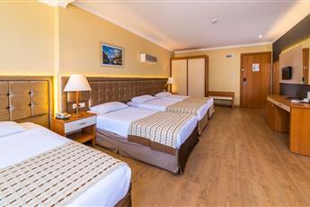 L'Etoile Beach Hotel