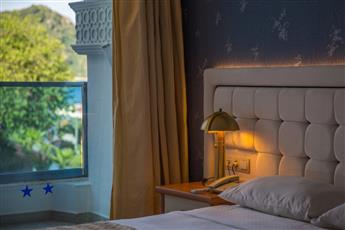 L'Etoile Beach Hotel