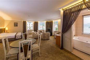 L'Etoile Beach Hotel