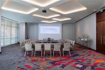 Lionel Hotel