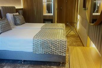 Lions Royal Hotel 4*