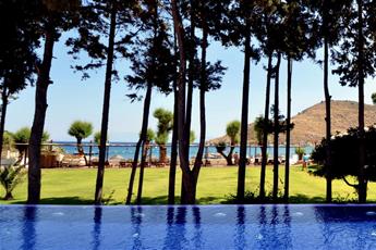 Liv Hotel by Bellazure 4*