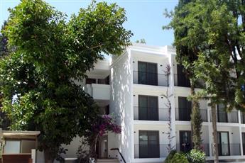 Liv Hotel by Bellazure 4*