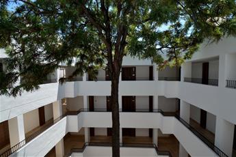 Liv Hotel by Bellazure 4*