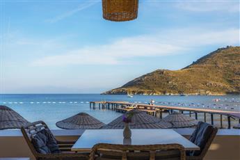 Liv Hotel by Bellazure 4*