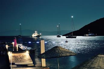 Liv Hotel by Bellazure 4*