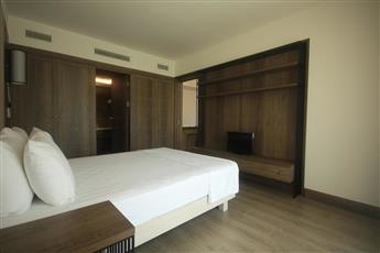 Liv Hotel by Bellazure 4*