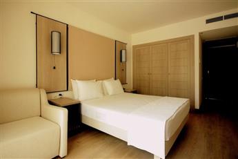 Liv Hotel by Bellazure 4*