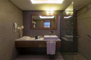 Liv Hotel by Bellazure