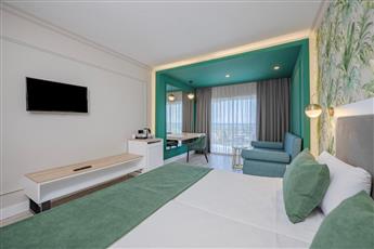 LOceanica Beach Resort Hotel