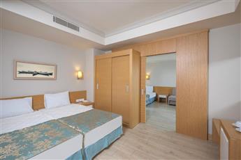 LOceanica Beach Resort Hotel