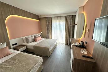 LOceanica Beach Resort Hotel
