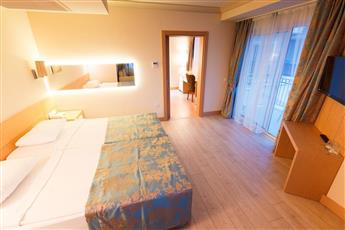 LOceanica Beach Resort Hotel