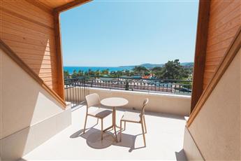 LOceanica Beach Resort Hotel