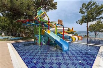 Long Beach Club Nature