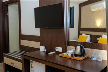 Lonicera World Hotel