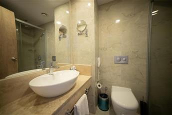 Lucida Beach Hotel