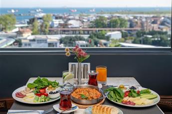 Lunet Old City Hotel 4*