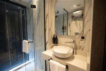 Lunet Old City Hotel