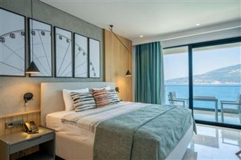 Lures Hotel - Adults Only 16+