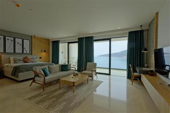 Lures Hotel - Adults Only 16+