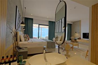Lures Hotel - Adults Only 16+