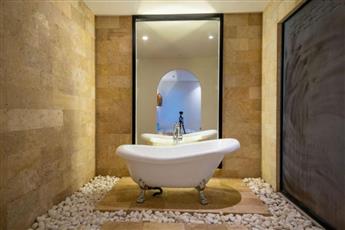 Lures Hotel - Adults Only 16+