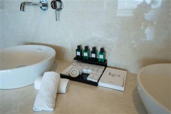 Lures Hotel - Adults Only 16+