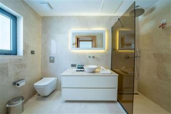 Lures Hotel - Adults Only 16+