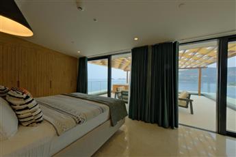 Lures Hotel - Adults Only 16+