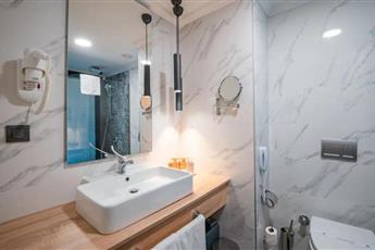 Maia Luxury Beach Hotel & Spa