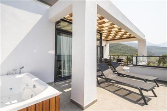 Maia Luxury Beach Hotel & Spa