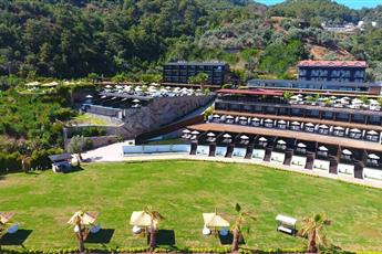 Manaspark Deluxe Hotel 4*