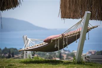 Manaspark Deluxe Hotel 4*