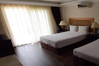Manaspark Deluxe Hotel 4*