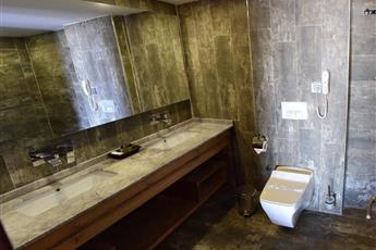 Manaspark Deluxe Hotel 4*