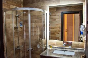 Manaspark Deluxe Hotel 4*