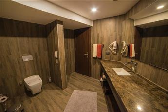 Manaspark Deluxe Hotel 4*