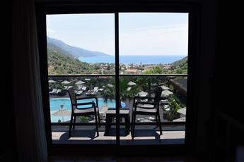 Manaspark Deluxe Hotel 4*