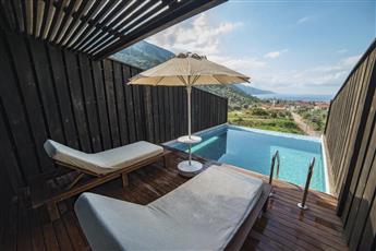 Manaspark Deluxe Hotel 4*