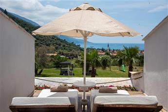 Manaspark Deluxe Hotel 4*